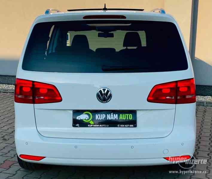 VW TOURAN 2.0 TDI 125KW DSG, 2012,7.MÍST, HIGHLINE, PANORAMA - foto 4