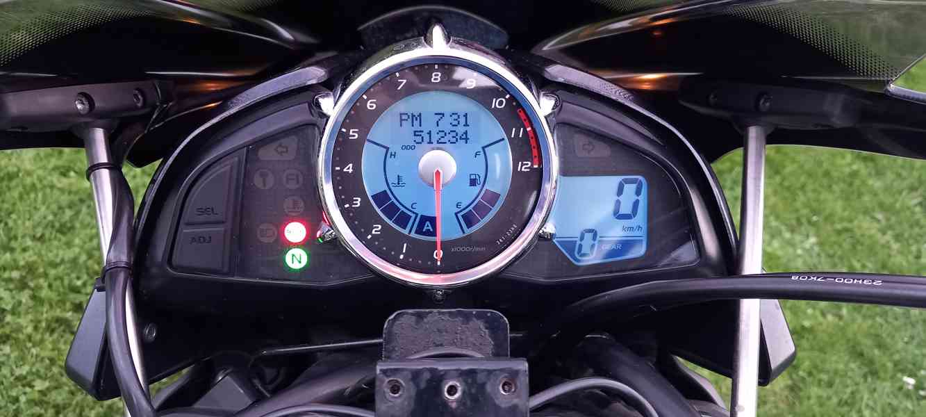Prodám motocykl Suzuki GSX 1300 B-King - foto 7