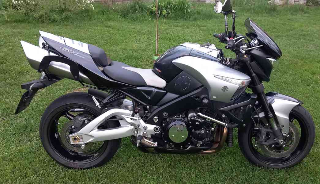 Prodám motocykl Suzuki GSX 1300 B-King - foto 9