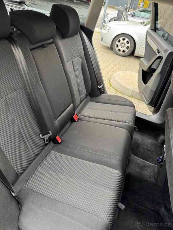 Volkswagen Passat 1,6   B7 - foto 4