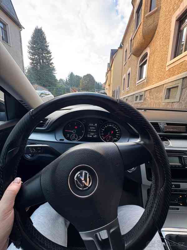 Volkswagen Passat 1,6   B7 - foto 3