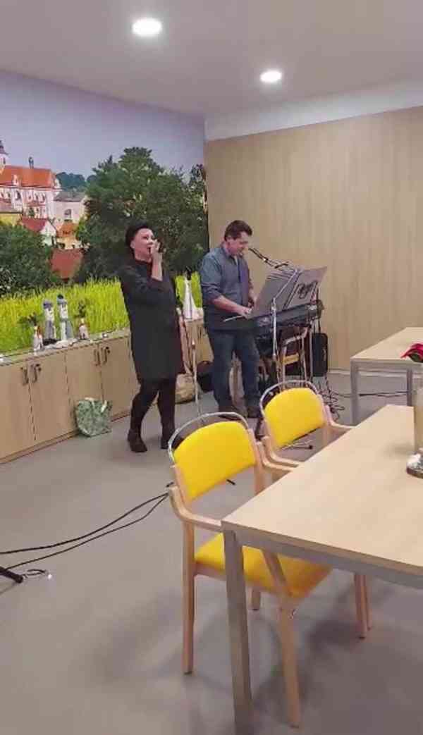 ŽIVÁ HUDBA - foto 2