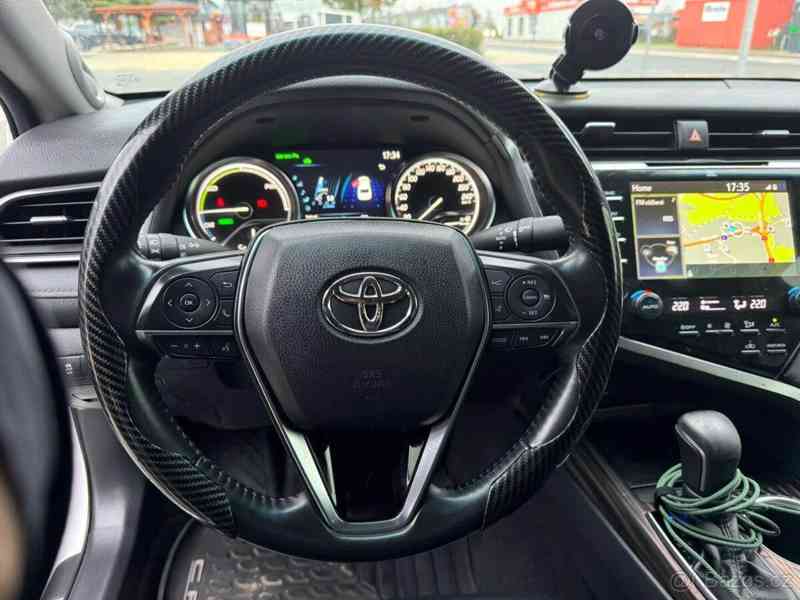 Toyota Camry 2,5   Toyota Camry Hybrid - foto 10