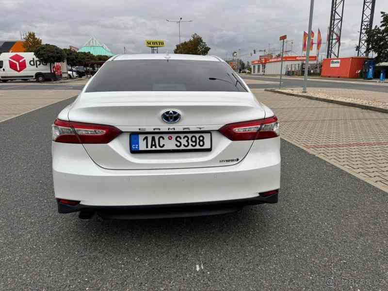 Toyota Camry 2,5   Toyota Camry Hybrid - foto 2