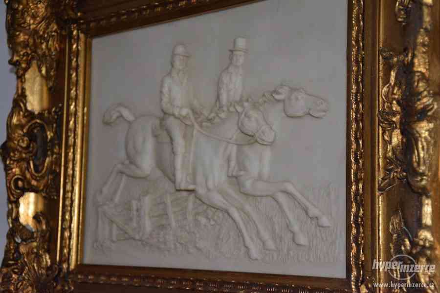 Zámecký obraz - jezdci na koních-3D alabastr - foto 6