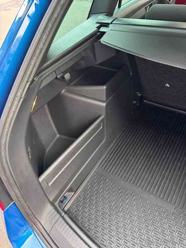 Škoda Fabia 1,0   3 Monte Carlo TSI 81 kw - foto 12