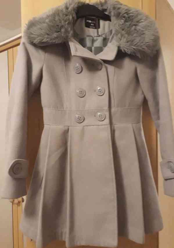 Krásný zimní kabát, střih šatů - foto 2