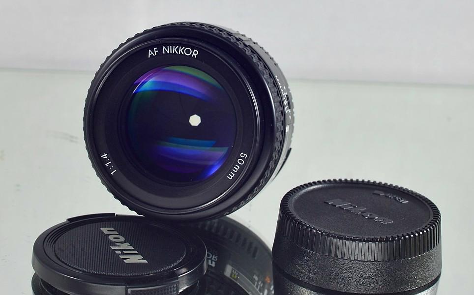 Nikon AF Nikkor 50mm f/1.4  FX, PEVNÝ*UV FILTR* - foto 3