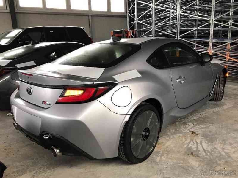Toyota GR86 2,4   executive manual - foto 6