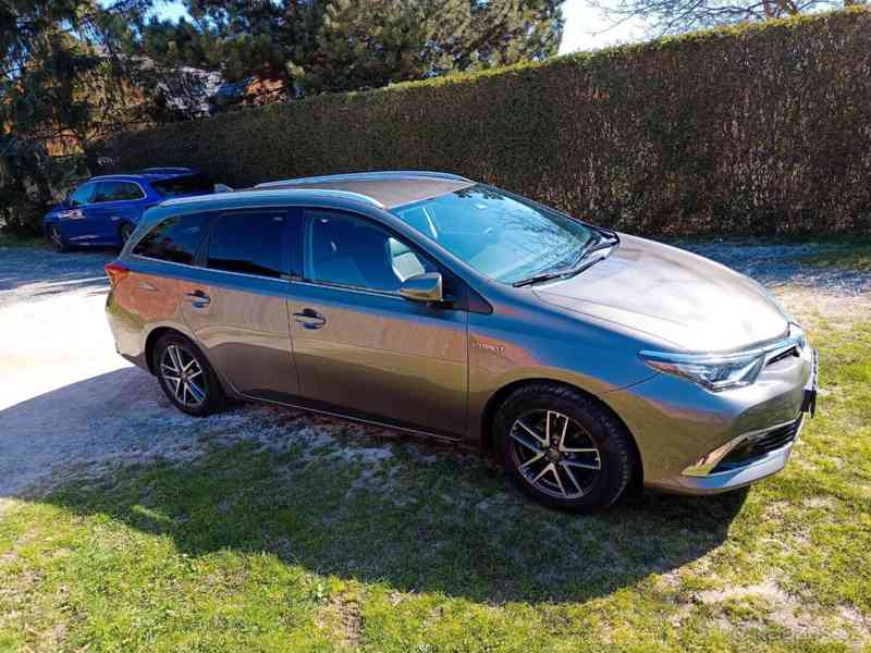 Toyota Auris 1,8   TS Hybrid Executive 2018 - foto 5