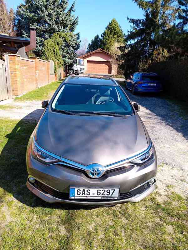 Toyota Auris 1,8   TS Hybrid Executive 2018 - foto 2