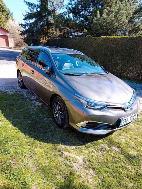 Toyota Auris 1,8   TS Hybrid Executive 2018 - foto 4