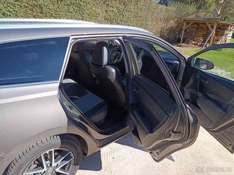 Toyota Auris 1,8   TS Hybrid Executive 2018 - foto 10
