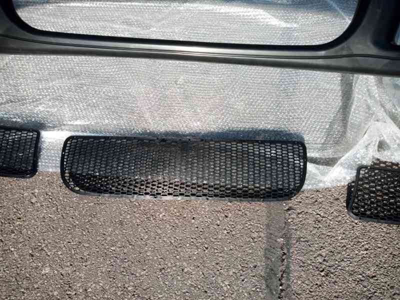 VW Golf 4 přední nárazník R32.. - foto 4