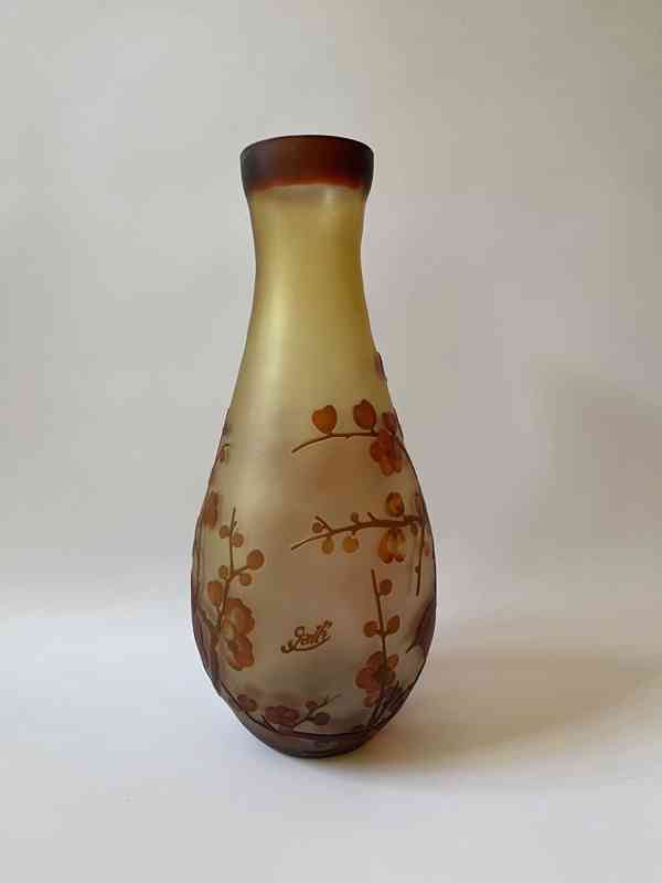 Váza ve stylu Émile Gallé - sklo