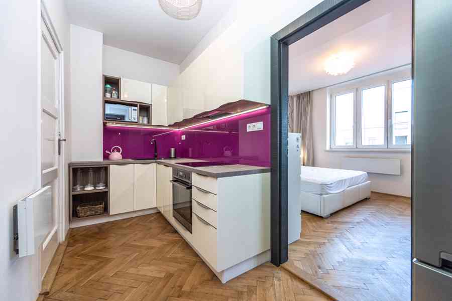 Furnished apartment 2+1 with a cellar in the center for rent - foto 5