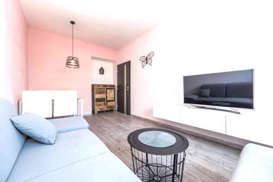 Furnished apartment 2+1 with a cellar in the center for rent - foto 4