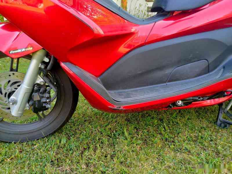 Prodám Skútr Honda PCX 125 - foto 5