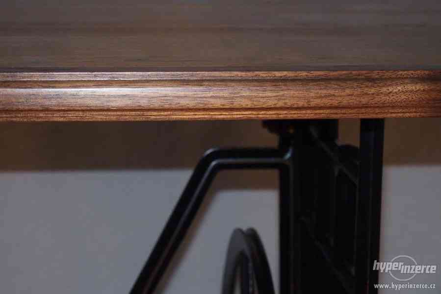 Renovovaný stolek z šicího stroje - foto 5