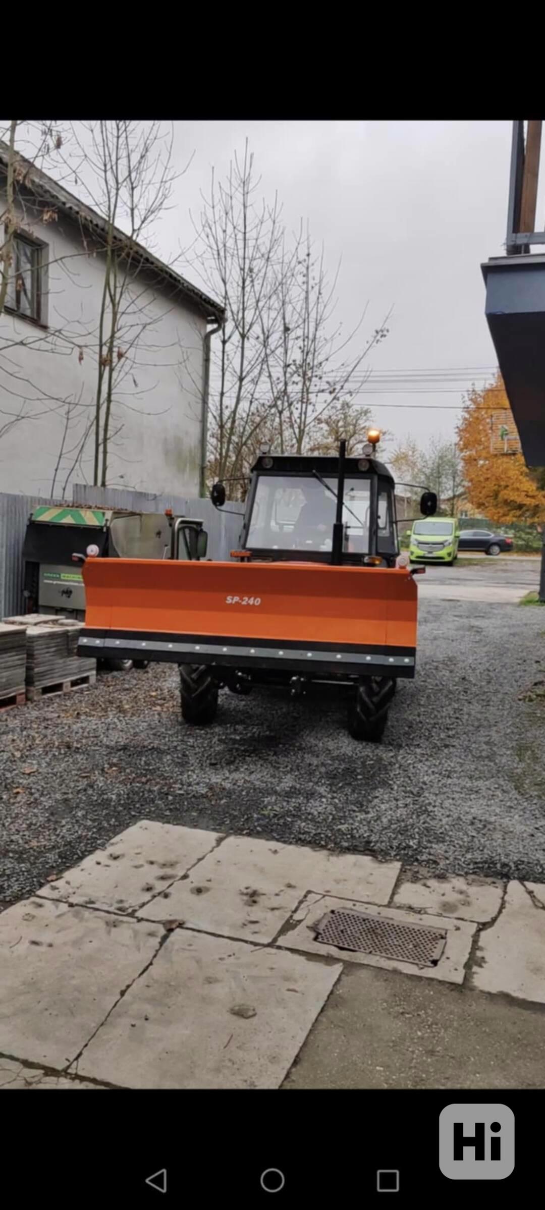 Zetor 6245 s radlicí a sypačem - foto 1