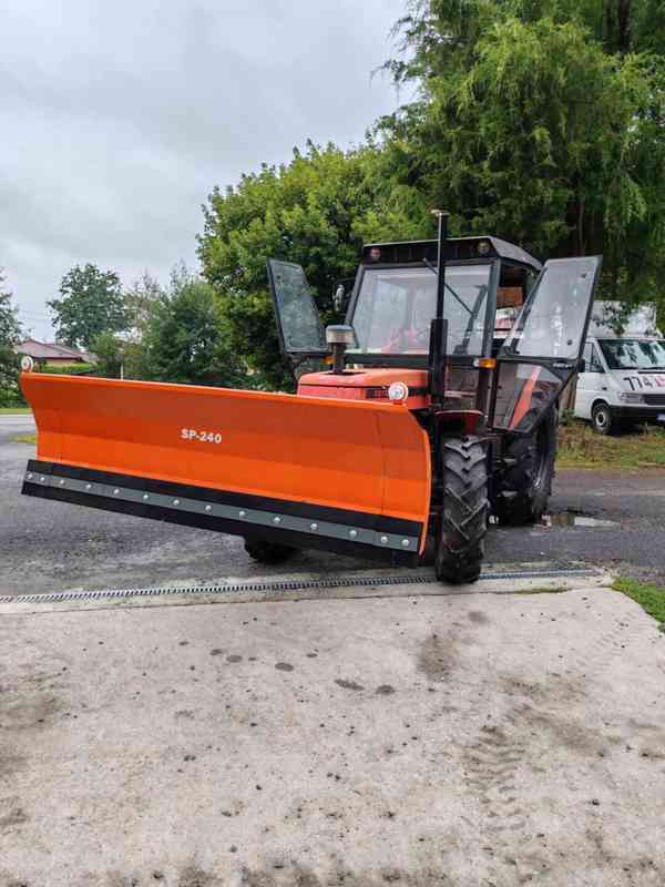 Zetor 6245 s radlicí a sypačem - foto 3