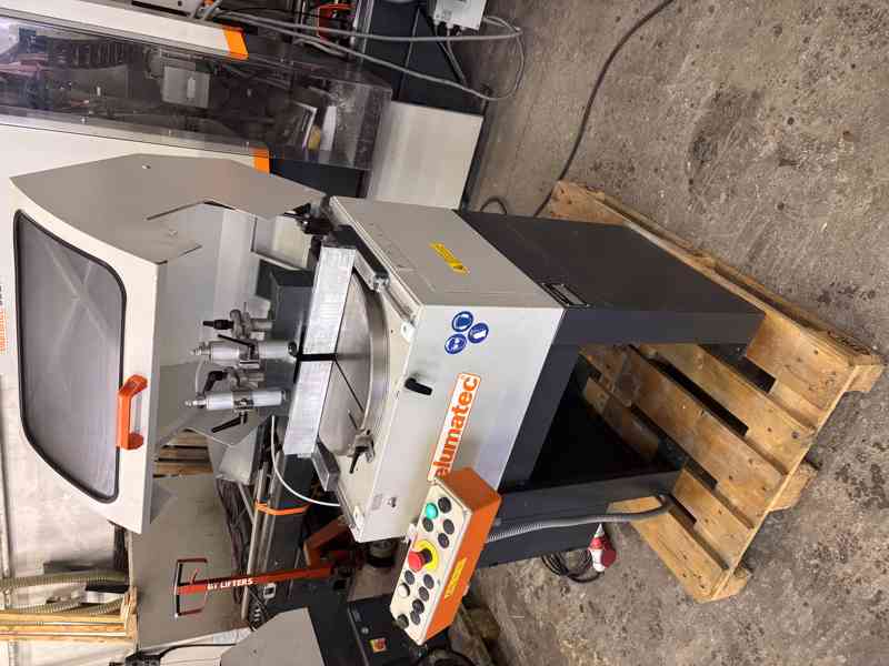 elumatec TS 161/30 Stolní pila  - foto 3