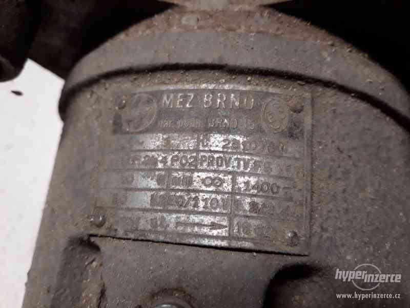 Motor ze ždímačky, MEZ Brno, 220/110V, nezkoušený. - foto 2