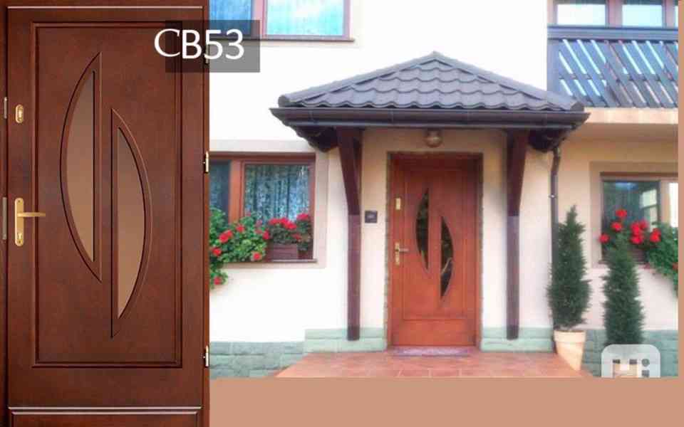 Vchodové dřevěné dveře včetně zárubně a příslušenství - foto 14
