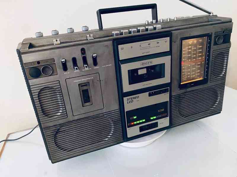 Radiomagnetofon/ ghettoblaster RFT SKR 501, rok 1981 - foto 3