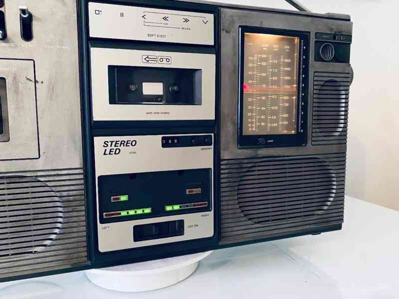 Radiomagnetofon/ ghettoblaster RFT SKR 501, rok 1981 - foto 2