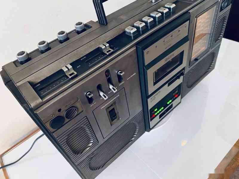 Radiomagnetofon/ ghettoblaster RFT SKR 501, rok 1981 - foto 5