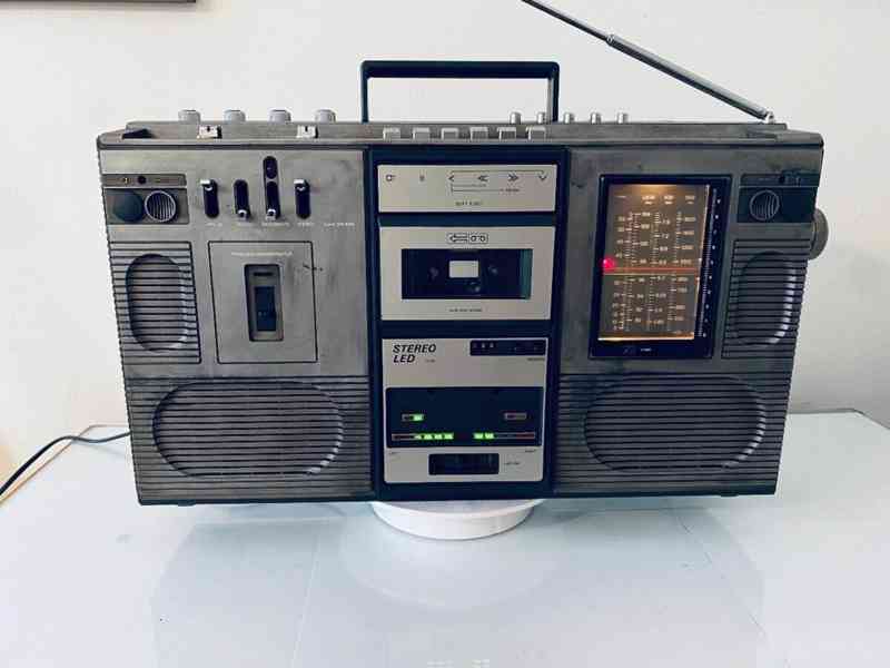 Radiomagnetofon/ ghettoblaster RFT SKR 501, rok 1981 - foto 6