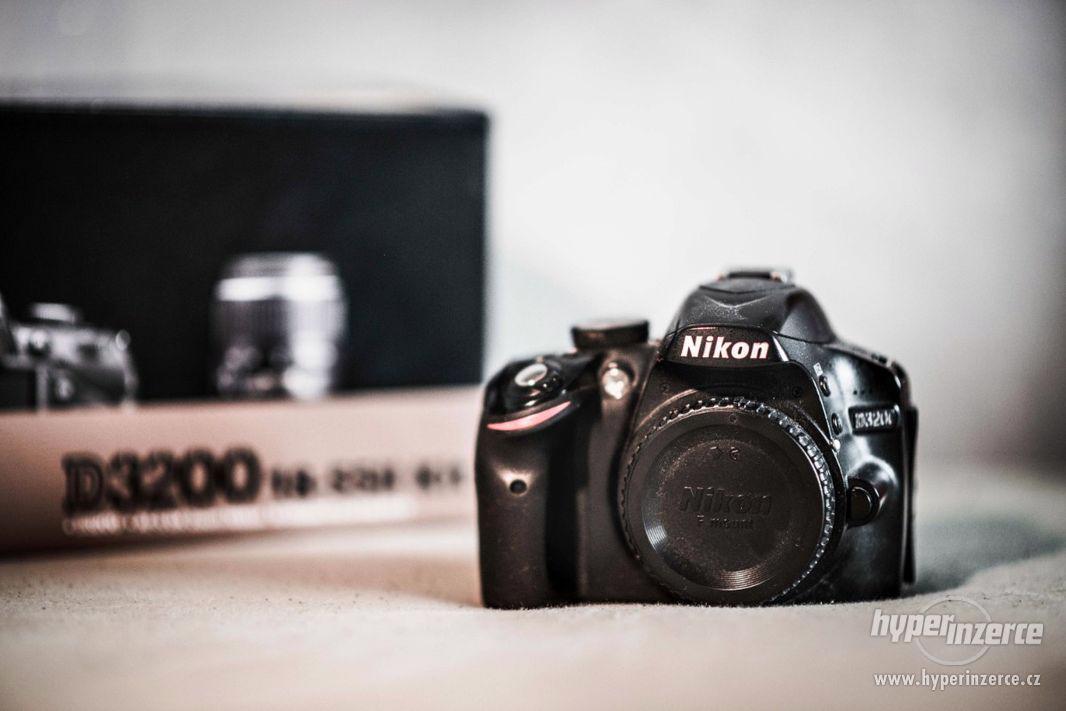 Nikon D3200 a 18-55mm f/3.5-5.6 - foto 1