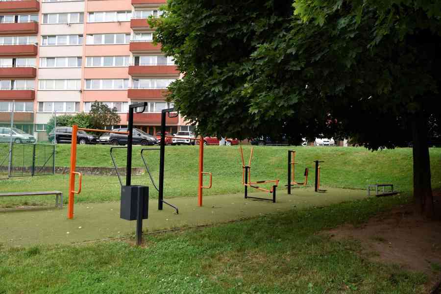 Náchod  - prodej bytu 3+1 se zasklenou lodžií - foto 13