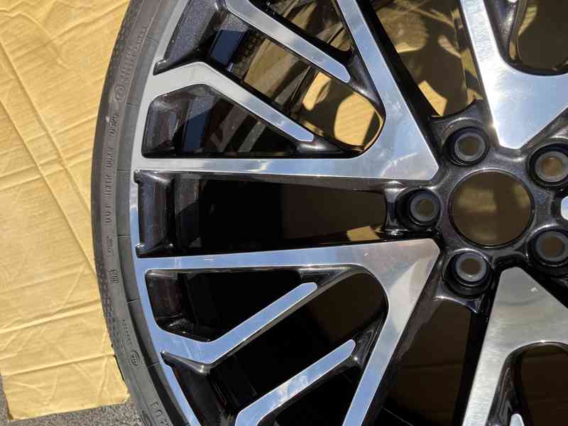 alu kolo kola r23 Audi Q8 SQ8 4M 4M8601025BN - foto 3