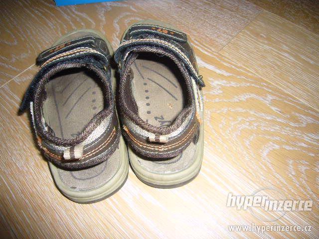 Hnědé sandály zn. Boyz, vel. 33 (210 mm), zachovalé - foto 6