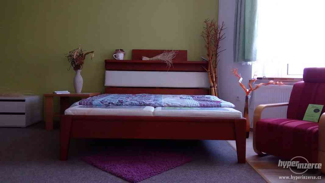 Luxusní masivní postel - foto 1