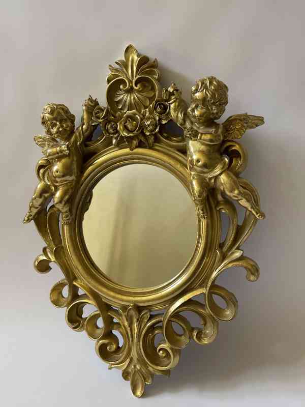 Zlaté kulaté zrcadlo s figurami andělů - foto 2