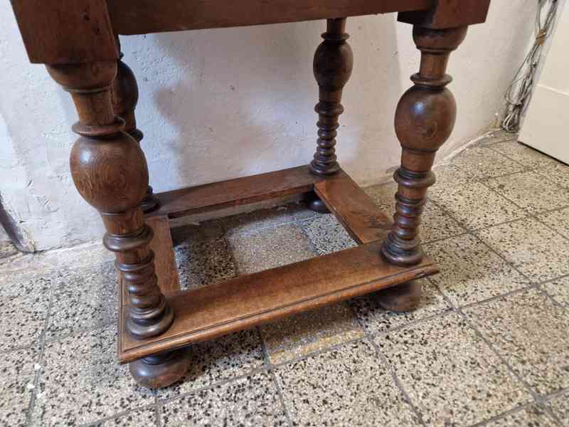 Krásný masivní barokní Stolek  - foto 2