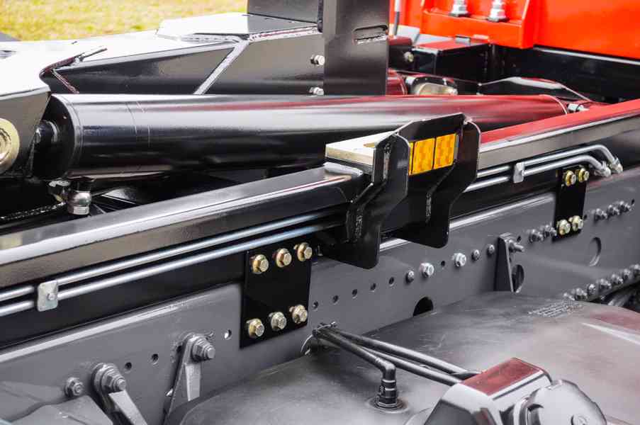 MERCEDES ATEGO 1222 NOVÝ HÁKOVÝ NOSIČ KONTEJNERŮ HYDR. RUKA - foto 18