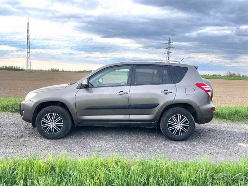 Toyota RAV4 2,2   2AD 110kW 4x4 - foto 3