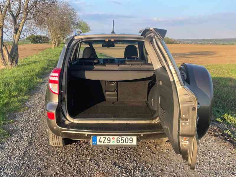 Toyota RAV4 2,2   2AD 110kW 4x4 - foto 12