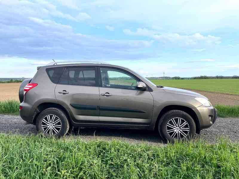 Toyota RAV4 2,2 2AD 110kW 4x4 - foto 1