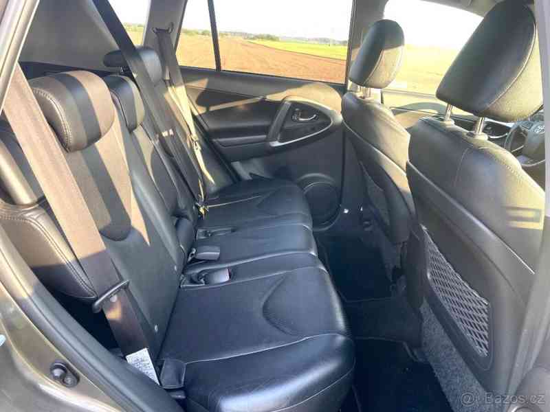 Toyota RAV4 2,2   2AD 110kW 4x4 - foto 14