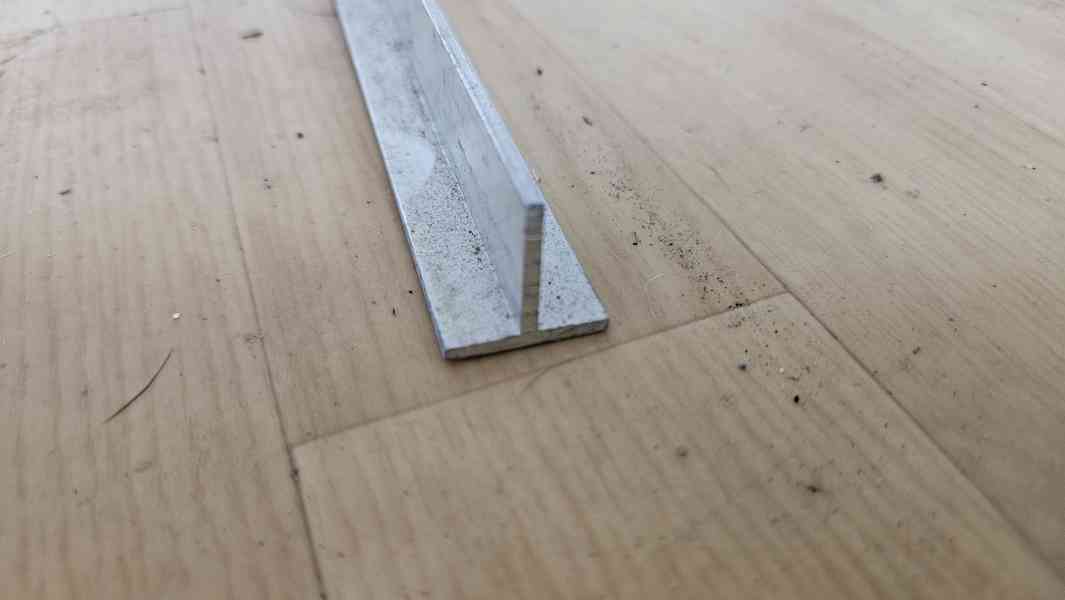 Alu hliníkový T profil,  20x20mm, 3m, vyzvednutí Kralupy - foto 2