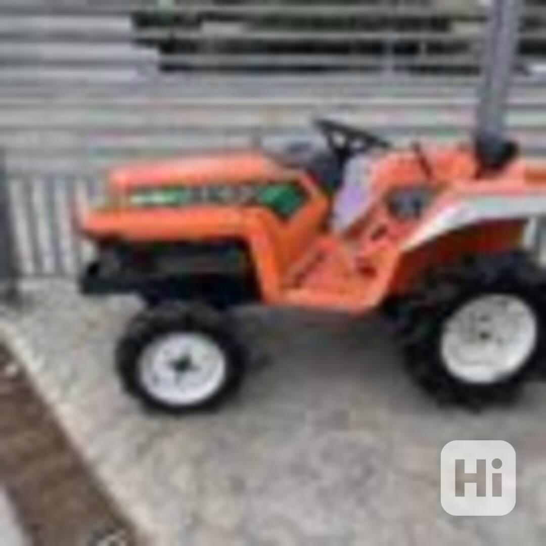 Traktor KUBOTA XB-1D - foto 1