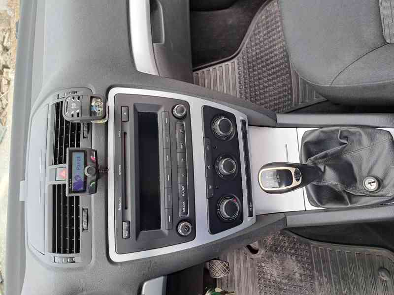 Škoda Octavia 1.6 TDI kombi, modrozelená metalíza - foto 8