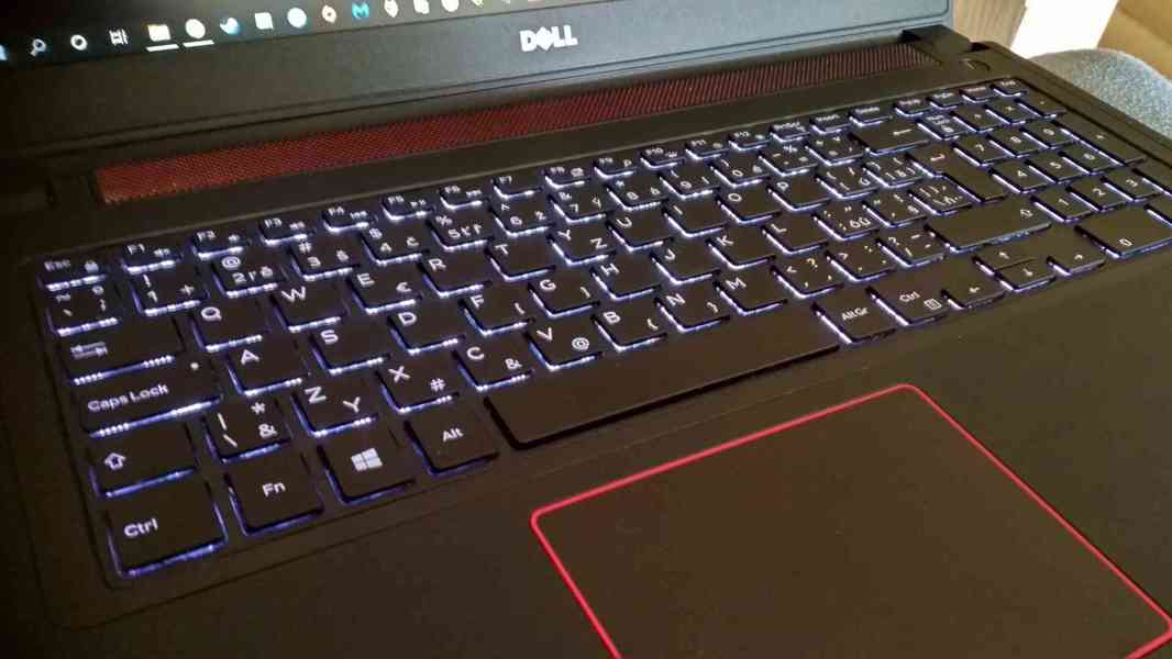 Herní notebook Dell Inspiron 15, i5, GTX960m, 8GB - foto 8