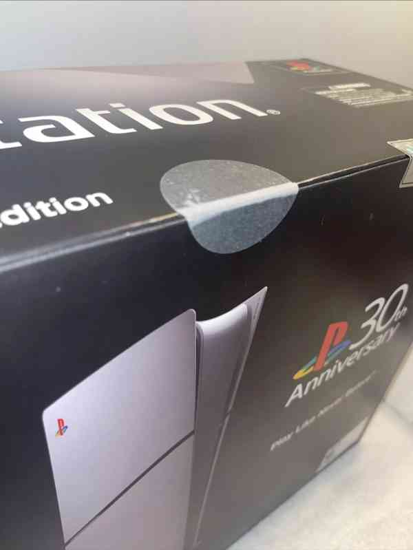 PlayStation 5 30th Anniversary Limited Edition Slim Bundle - foto 9