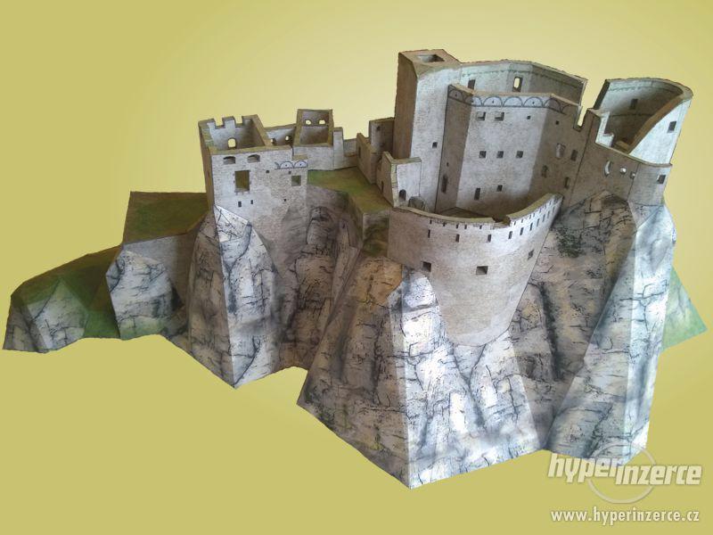 Papírový model hradu Lietava - foto 1